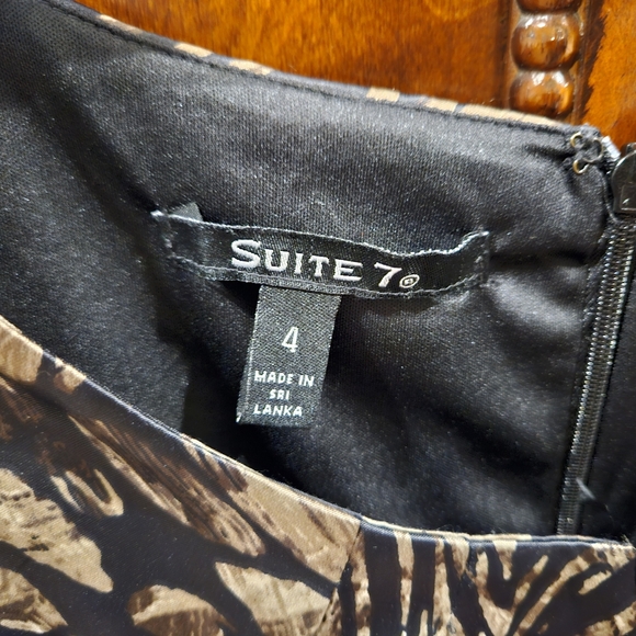 Suite 7 Dress - Picture 3 of 4
